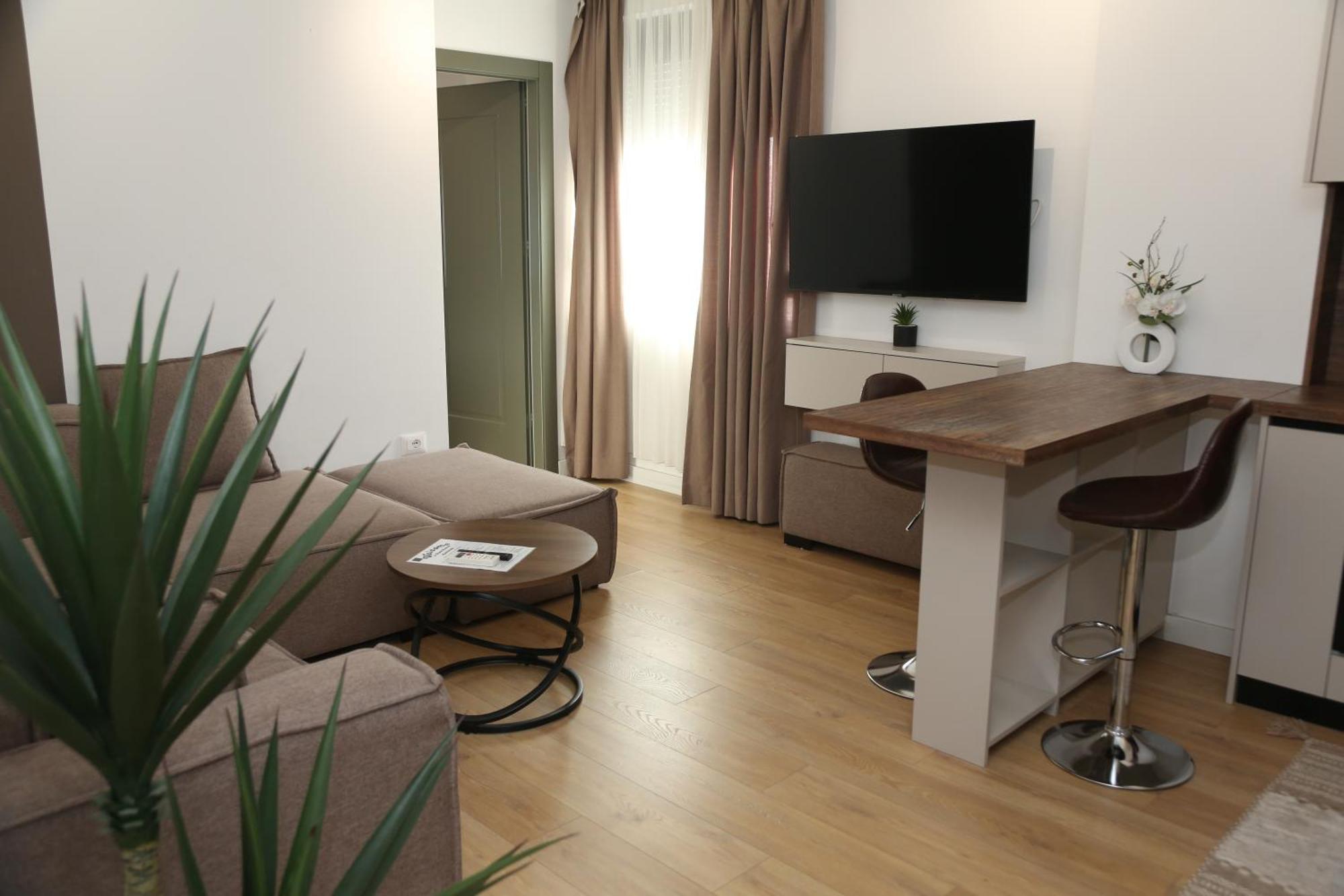 Treni Centrum Apartment *
